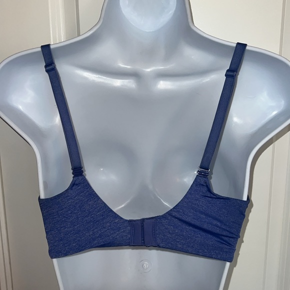 Victoria Secret Bra 32DD - Picture 2 of 3